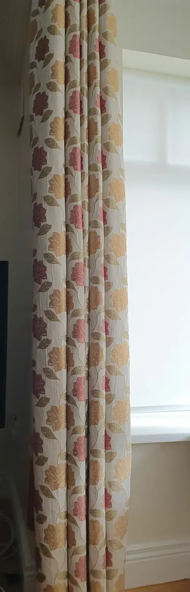 Curtains/cushion covers/tie backs - Image 2