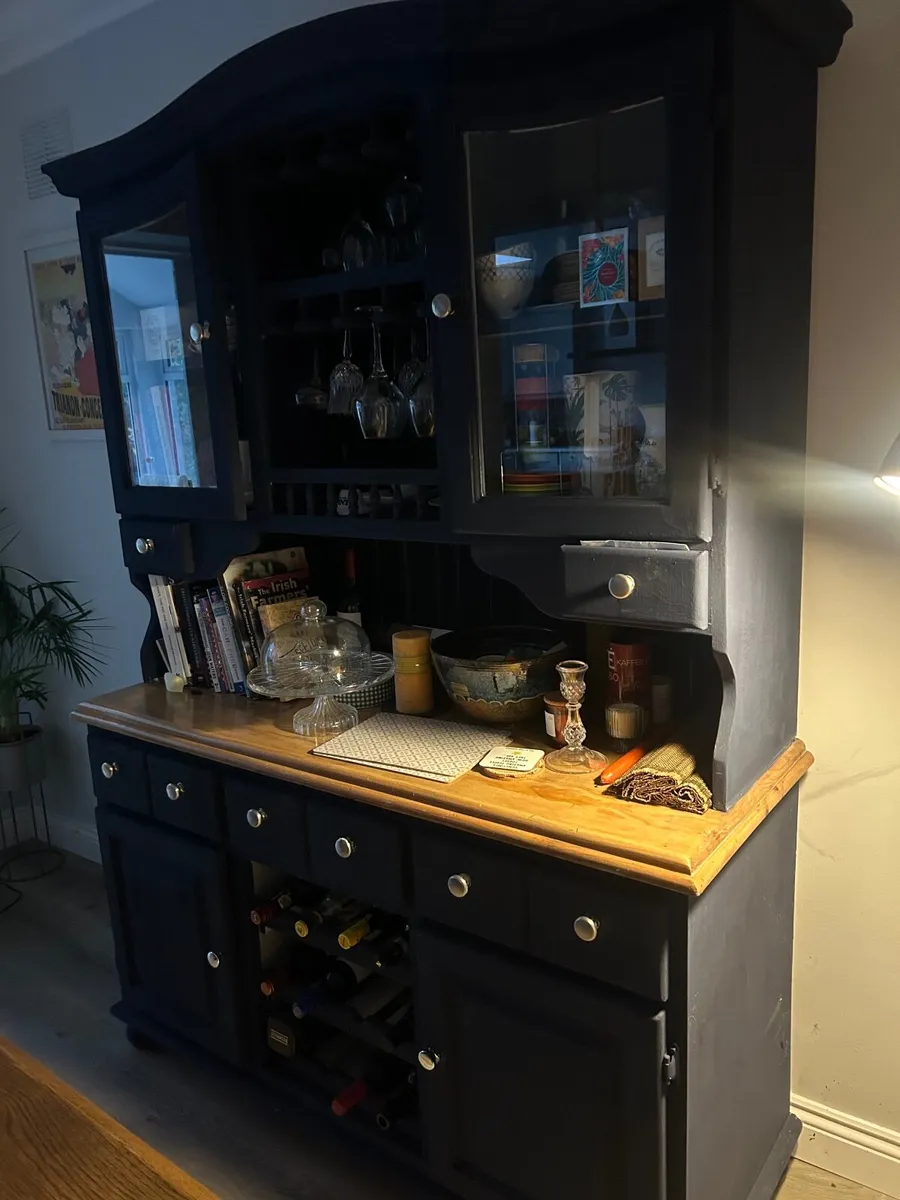 Dresser - Image 2