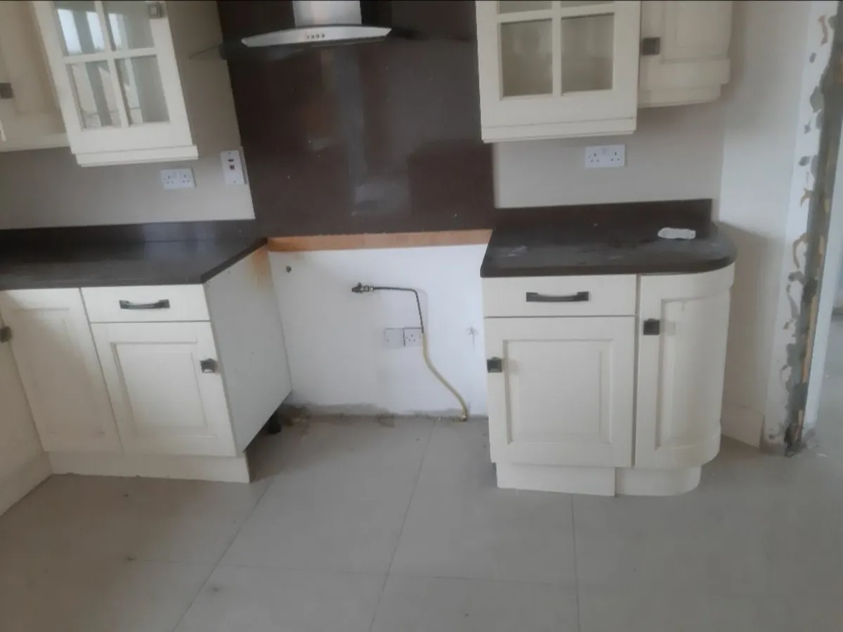 Solid Oak Painted Kitchen - Image 3