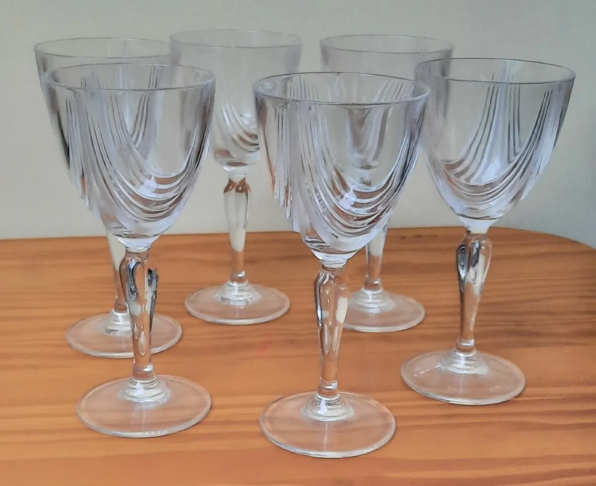 Set of 6 Killarney Crystal Wine Glasses - Image 1