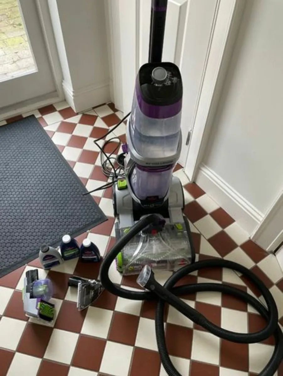 Bissell carpet cleaner - Image 1