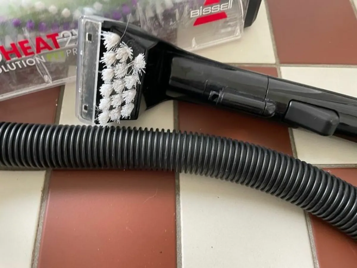 Bissell carpet cleaner - Image 3