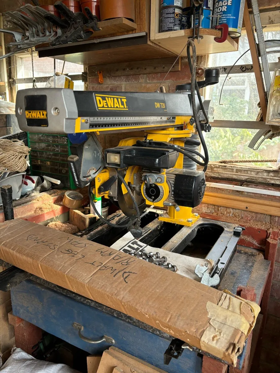 Dewalt Radial arm saw 720 & Stand.  240v - Image 3