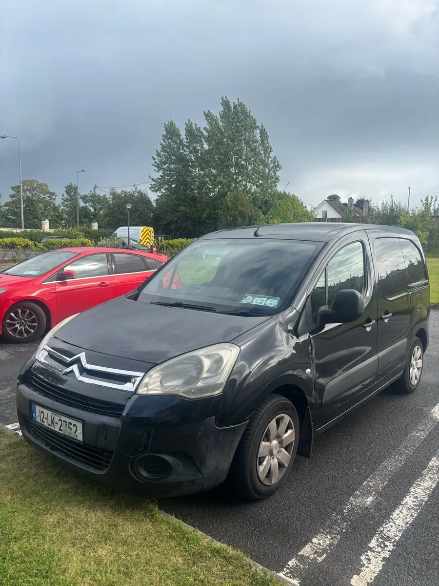 12 Citreon Berlingo 3 Seater - Image 1
