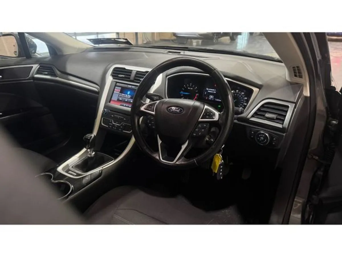 Ford Mondeo 1.5 Tdci Zetec Econetic 120PS 5DR - Image 2