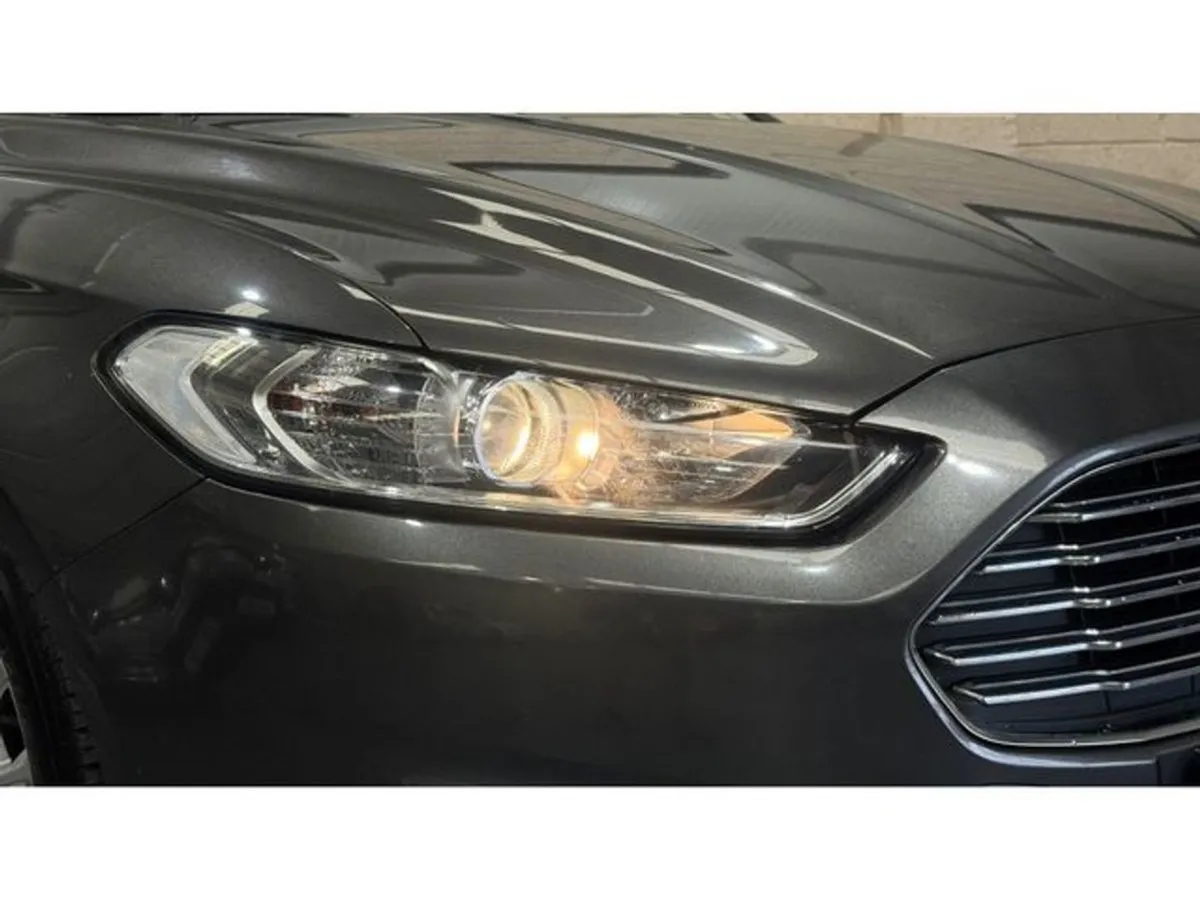Ford Mondeo 1.5 Tdci Zetec Econetic 120PS 5DR - Image 3