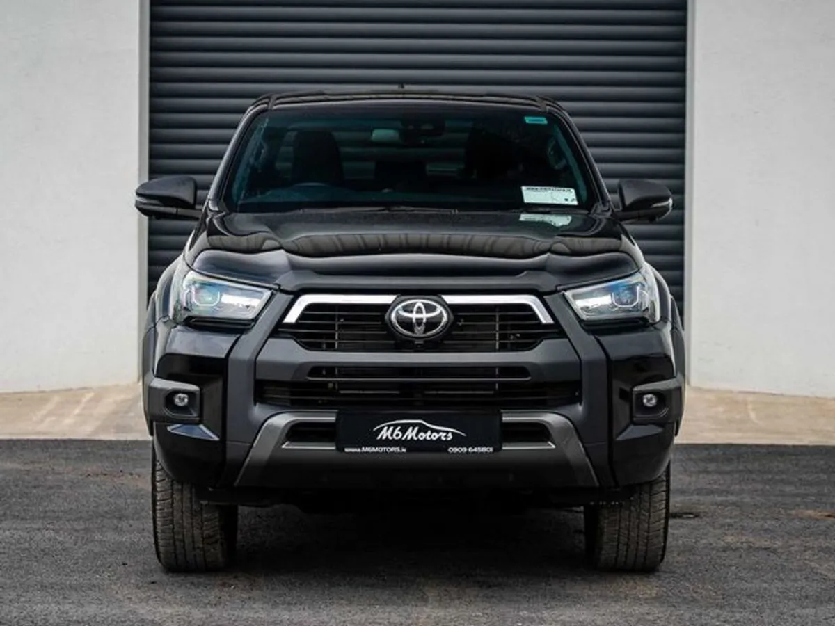 Toyota HiLux 2 8d4d INV X 201BHP D C - Image 2