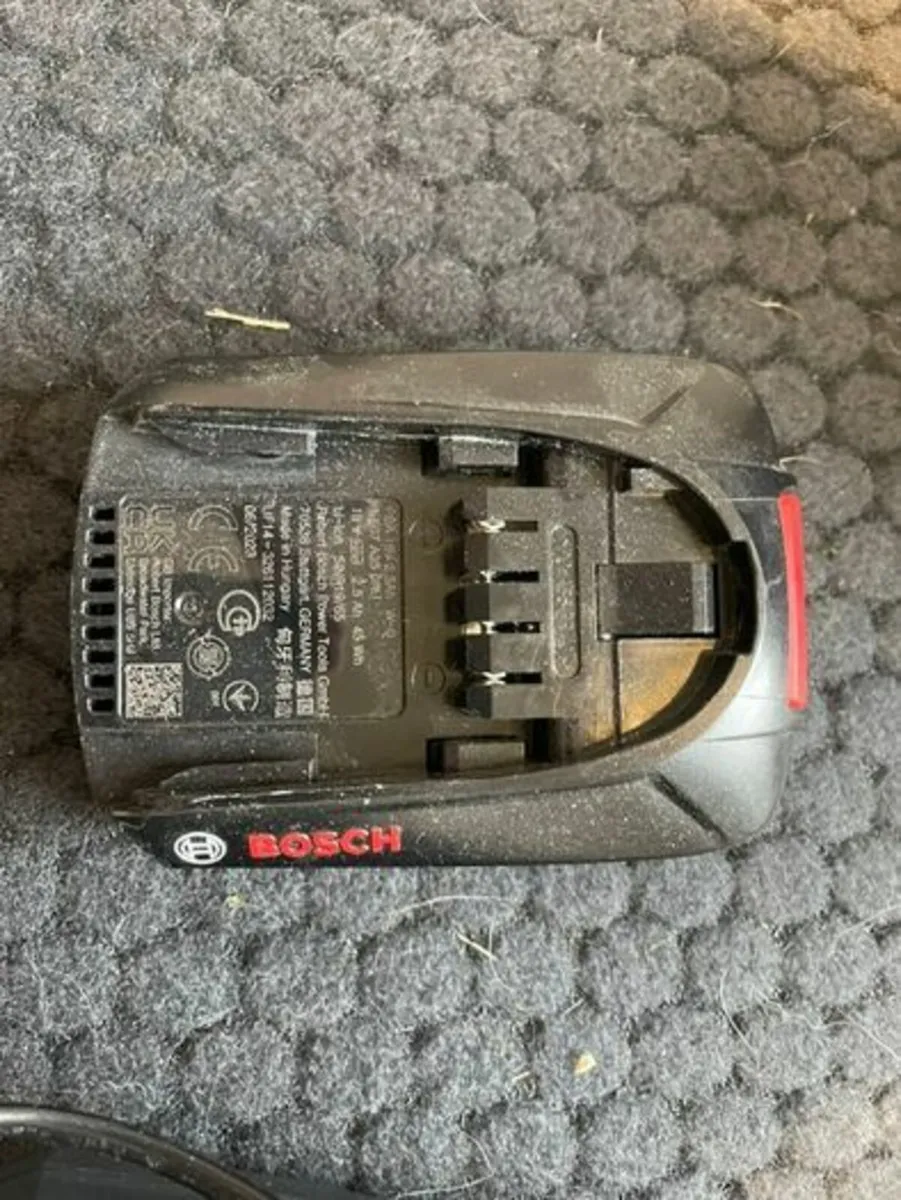 Bosch 18V 2.5 Ah battery + charger - Image 3