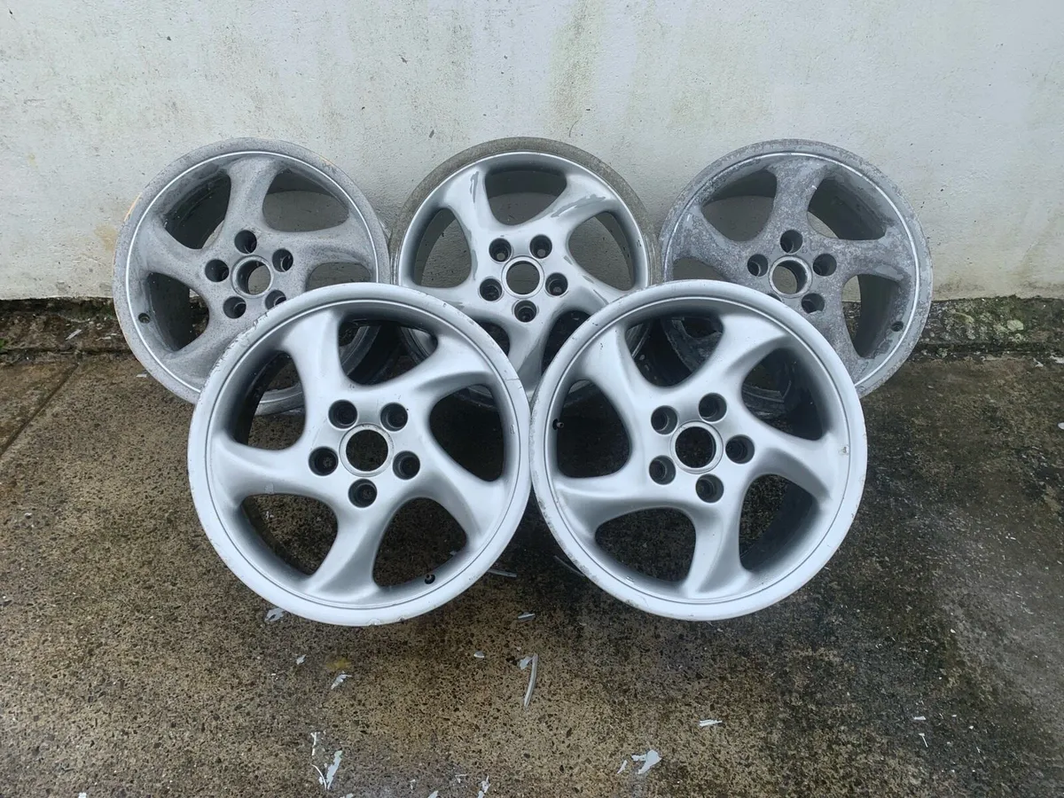 Car parts - Image 1