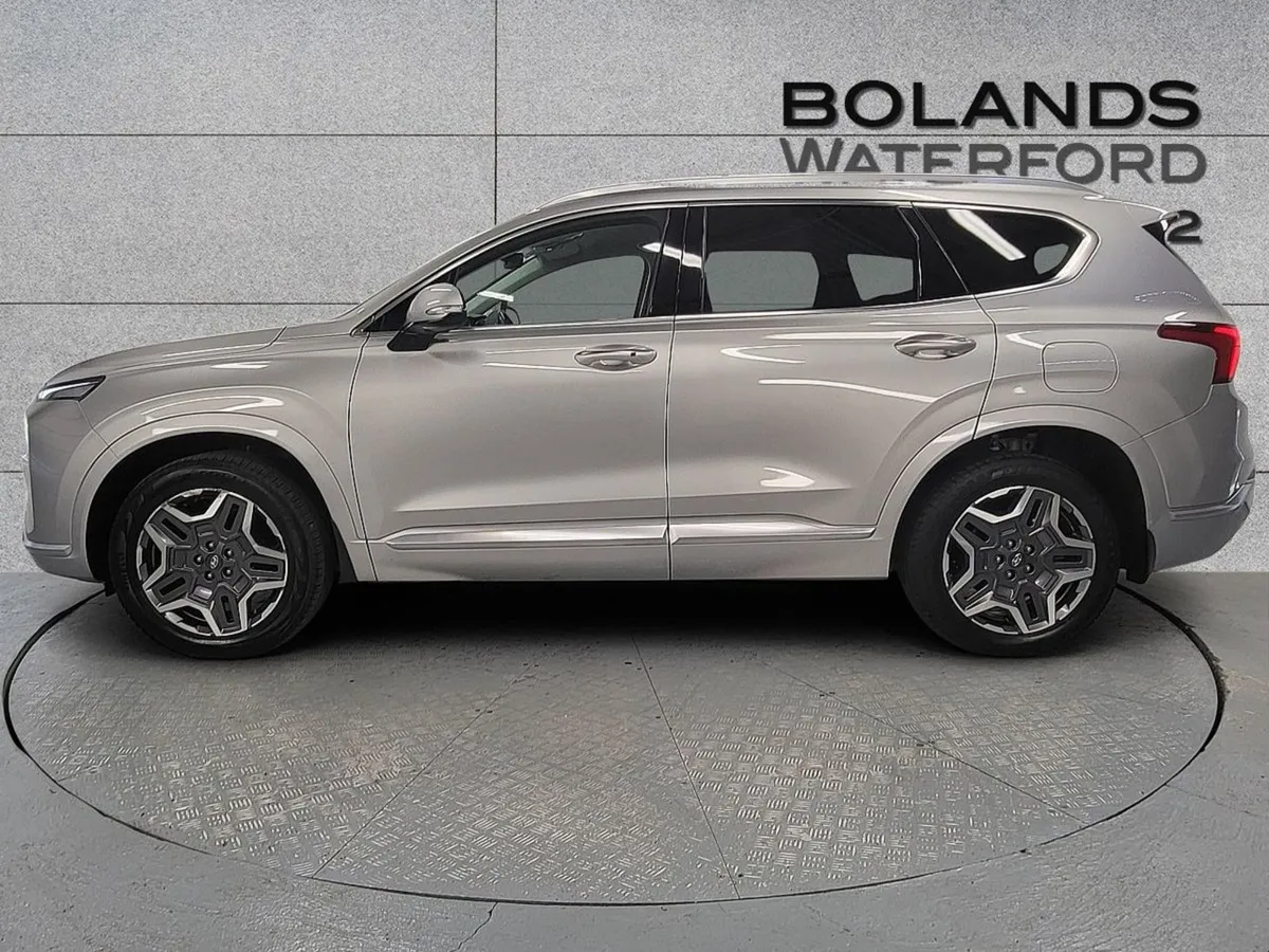 Hyundai Santa Fe 1.6 Phev 4WD Executive Plus Auto - Image 4