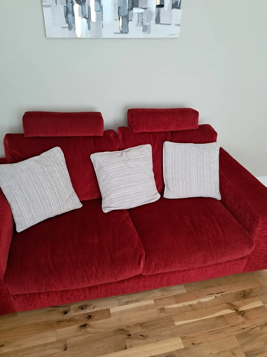 2 seater Couch - Image 1
