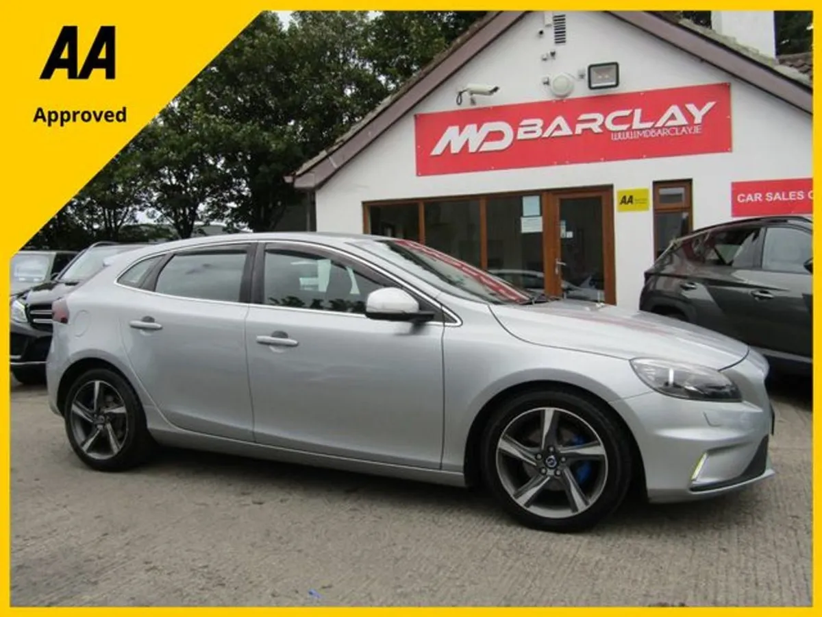 Volvo V40 1.6 D2 R-design NAV 115BHP 5DR - Image 1