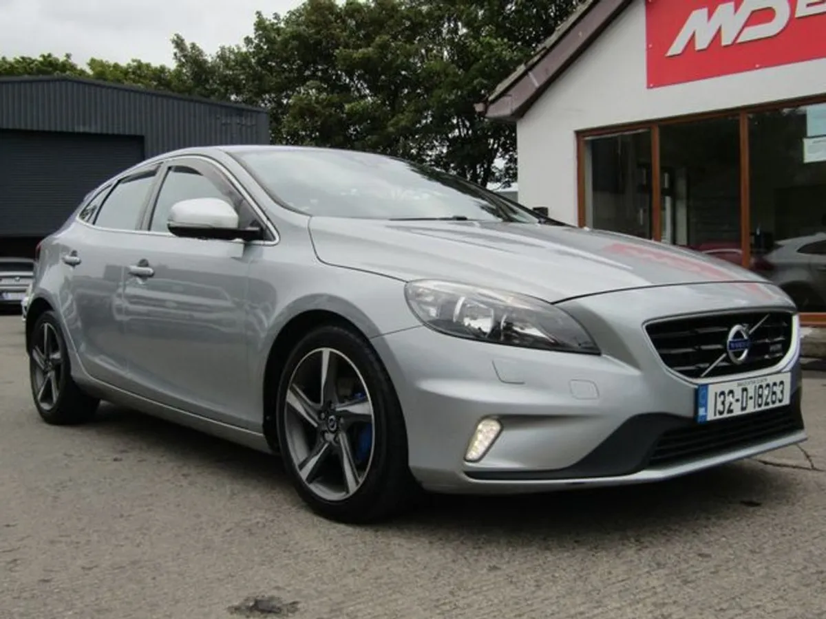 Volvo V40 1.6 D2 R-design NAV 115BHP 5DR - Image 2