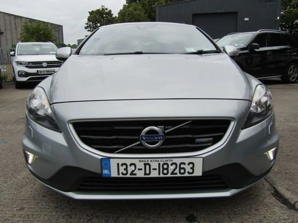 Volvo V40 1.6 D2 R-design NAV 115BHP 5DR - Image 3