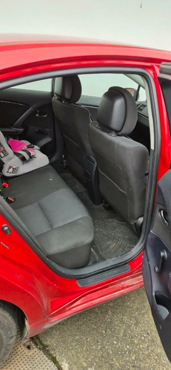 Toyota avensis - Image 3