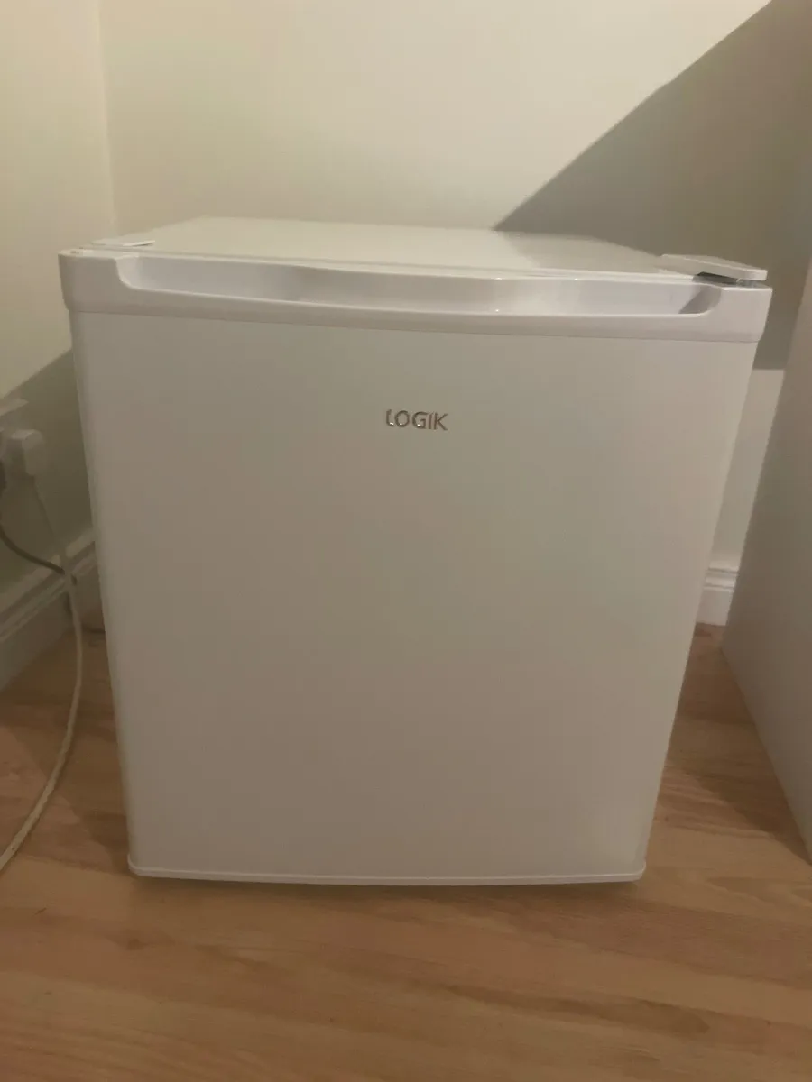 Under counter fridge - Image 1