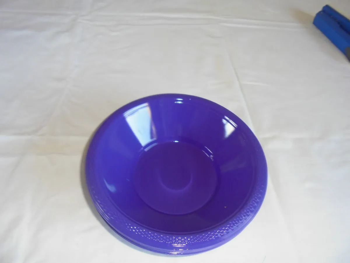 Purple Plastic Bowls x 20 for Sale - Image 3