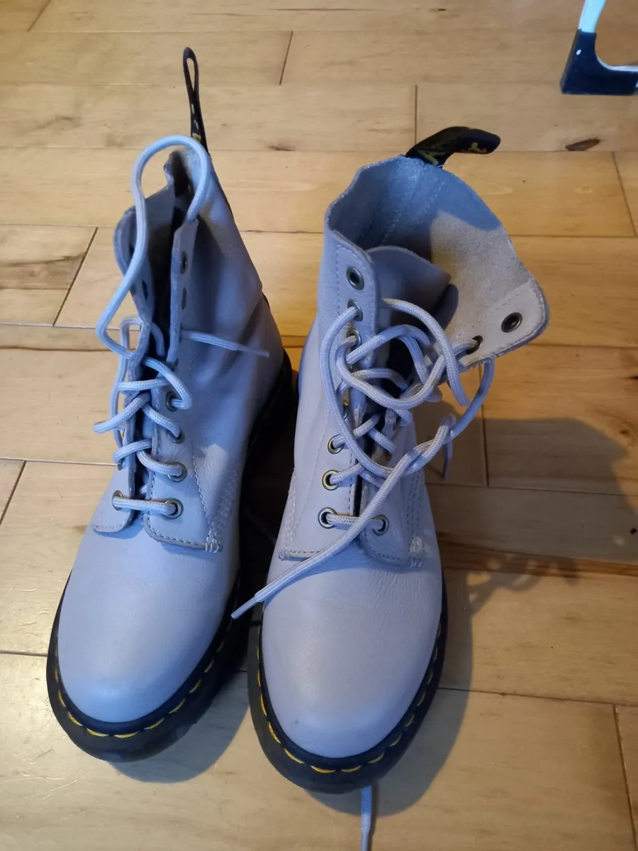 Doc martin ladies boots - Image 1