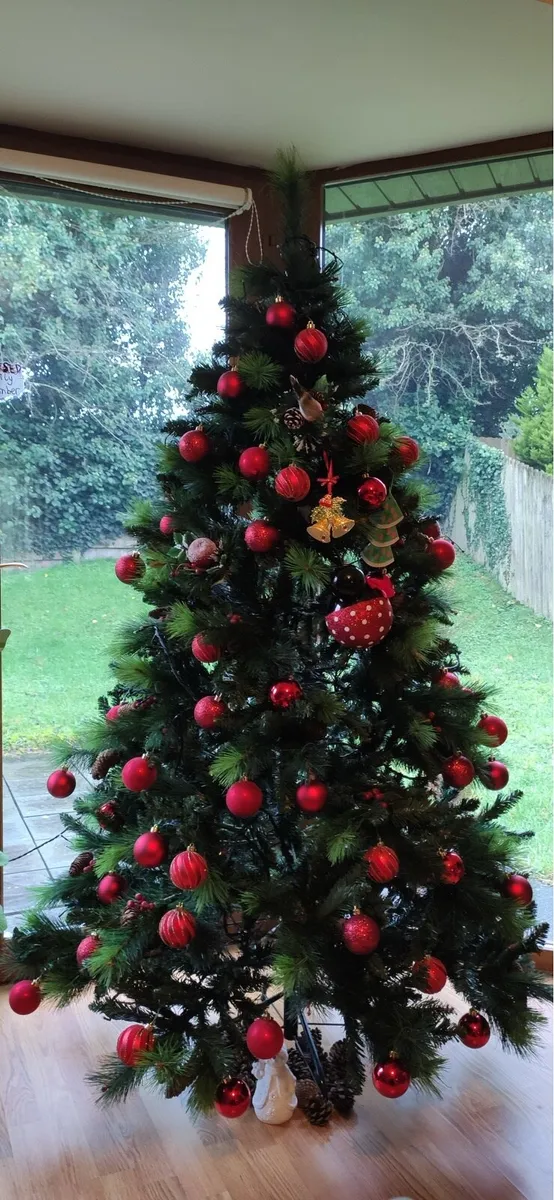 Christmas tree with decorations and lights - Image 2