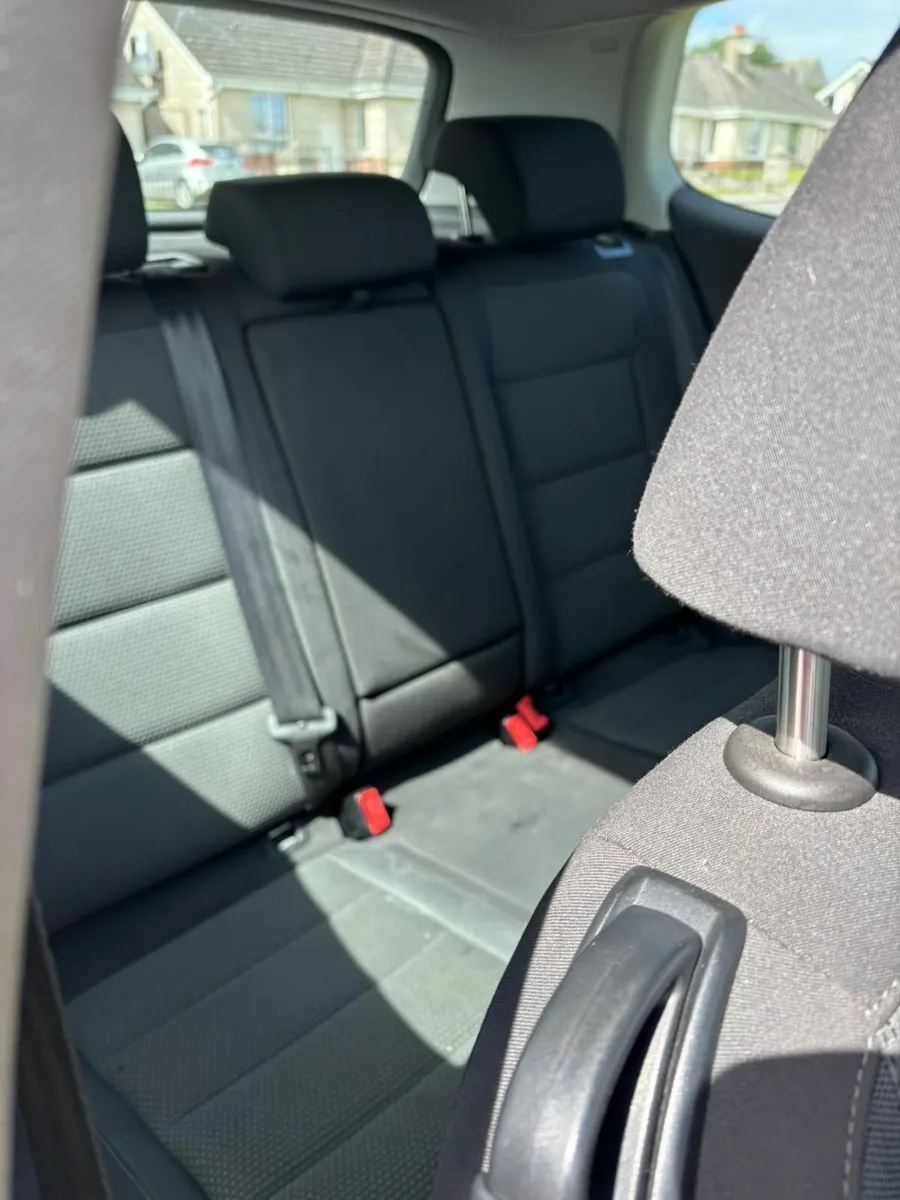 Volkswagen Golf 2010 - Image 3