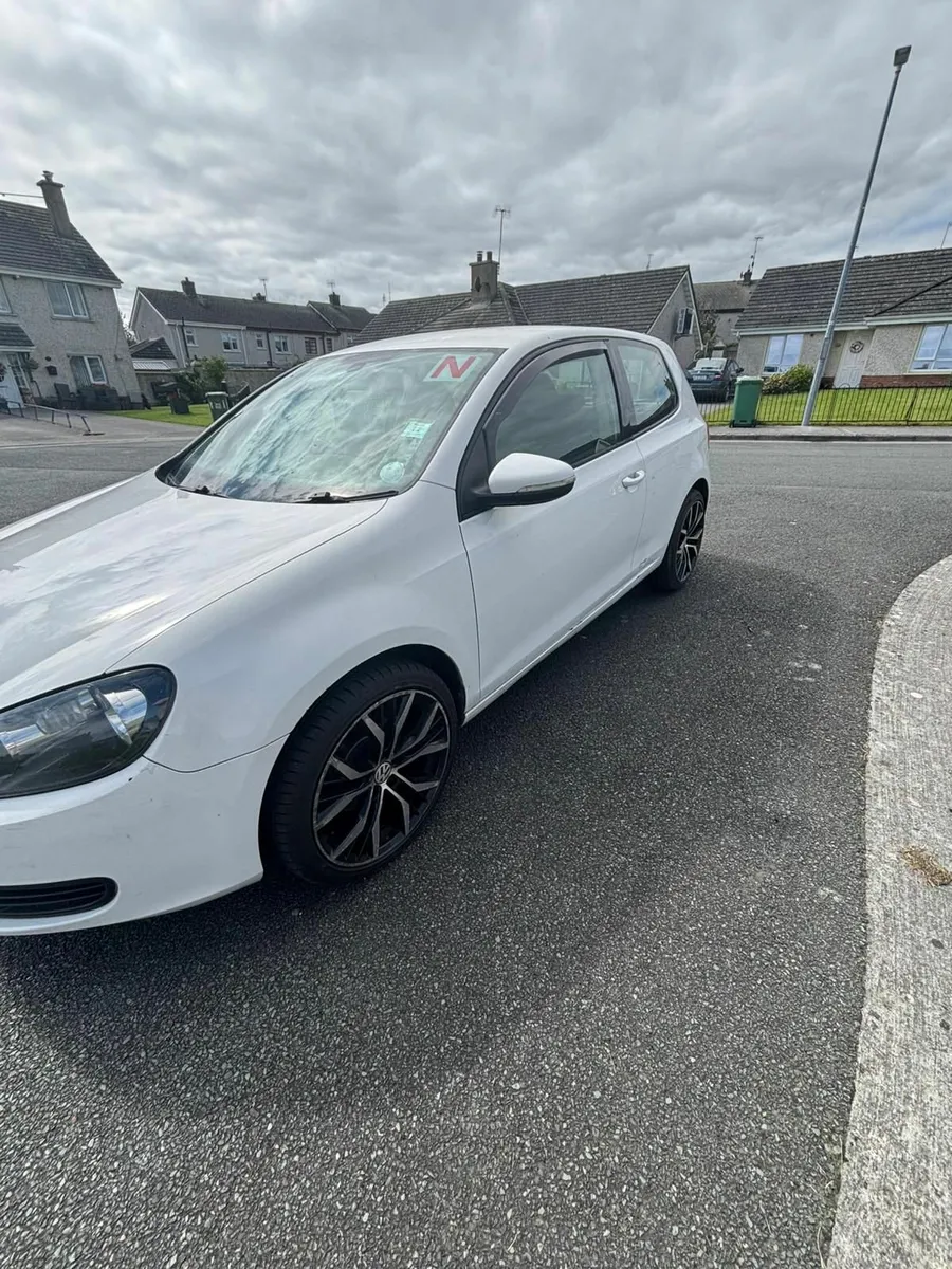 Volkswagen Golf 2010 - Image 4