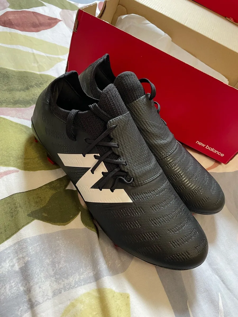 NB Furon V7 football boots - Image 1