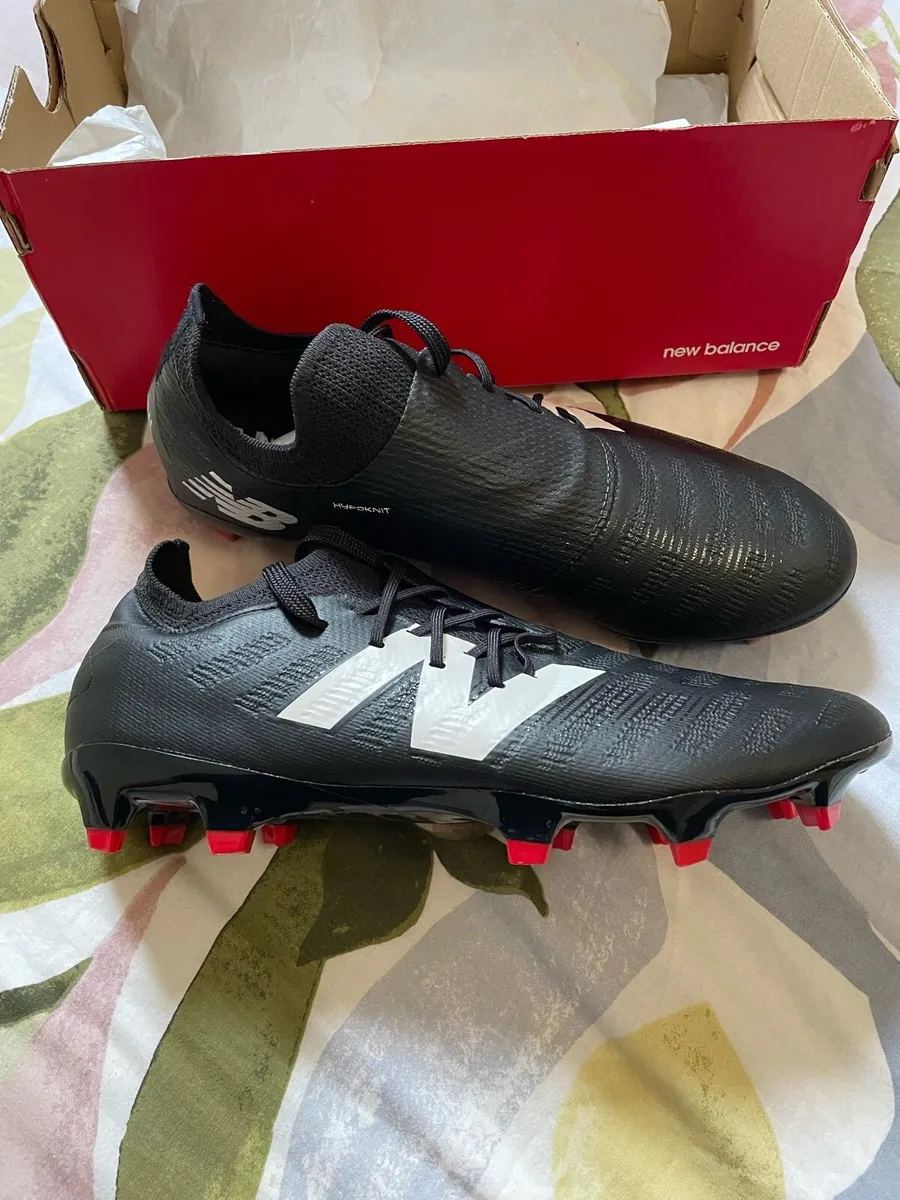 NB Furon V7 football boots - Image 2