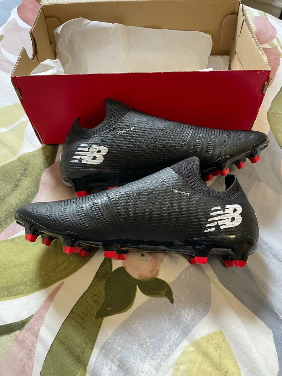 NB Furon V7 football boots - Image 3