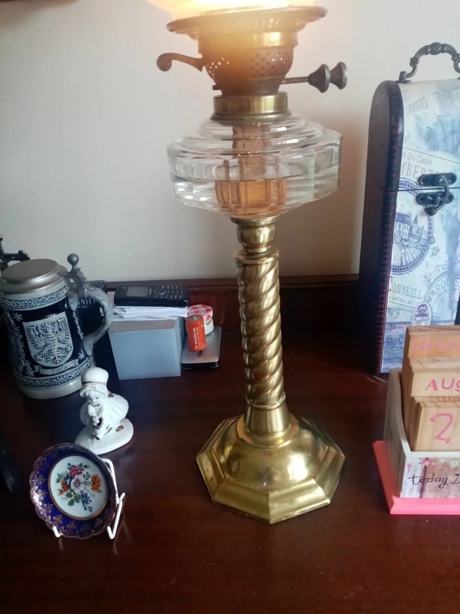 Vintage oil Lamp - Image 2