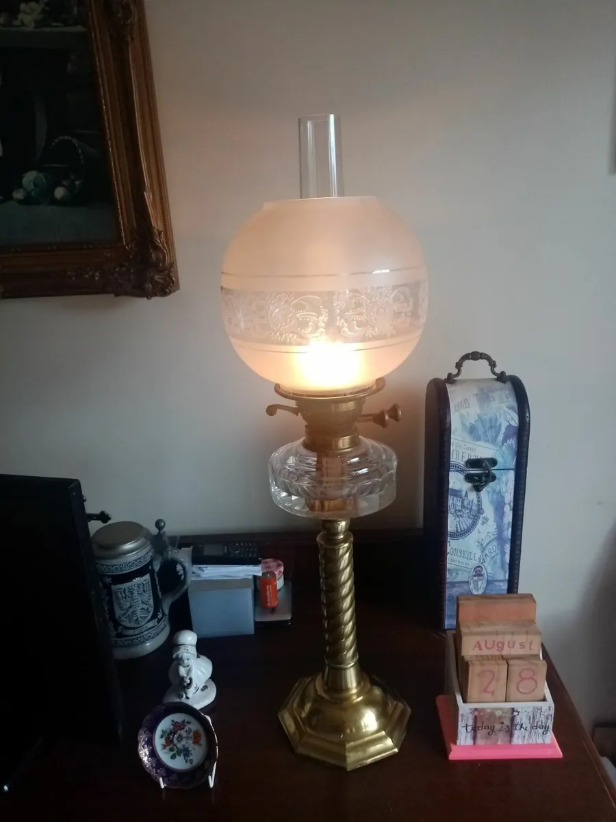 Vintage oil Lamp - Image 3