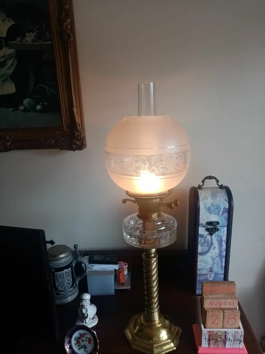 Vintage oil Lamp - Image 4