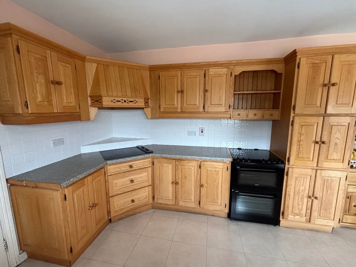 Fitted Kitchen - Image 3