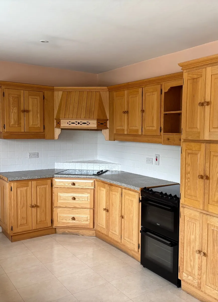 Fitted Kitchen - Image 4