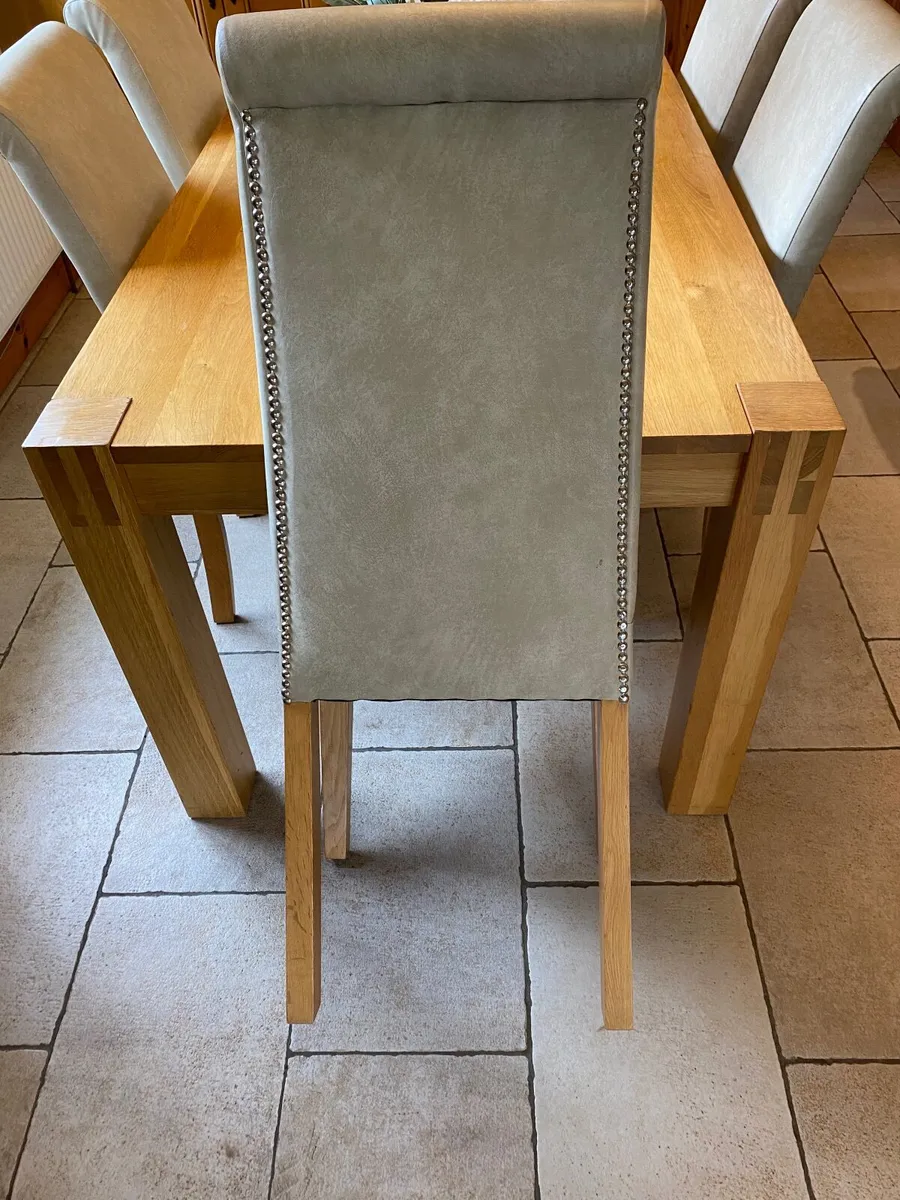 Dining room table & 6 chairs - Image 2