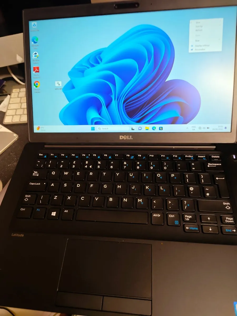 Laptop - Image 2