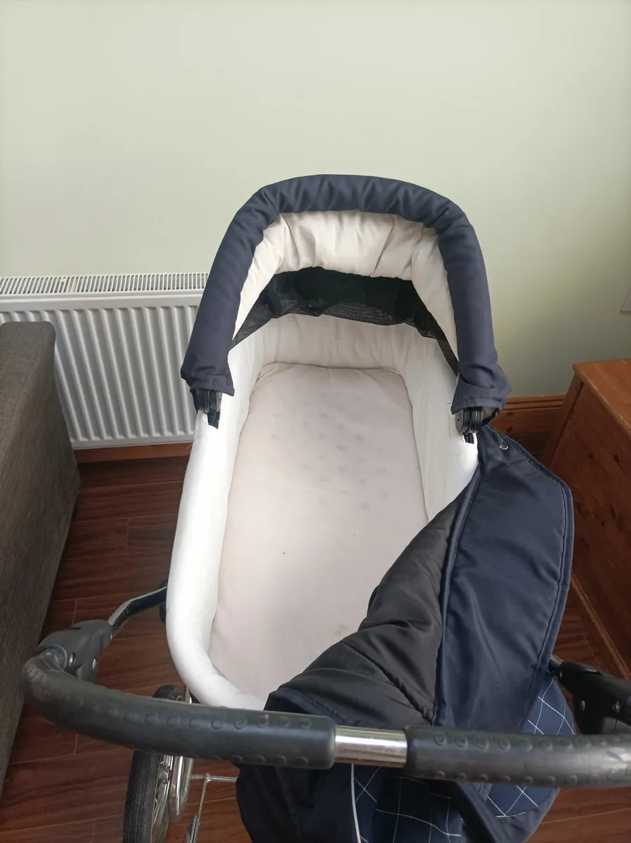 Pram - Image 2