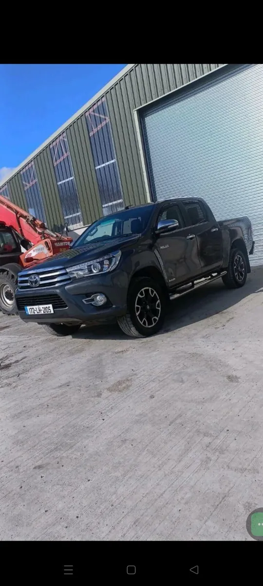Toyota Hilux invincible - Image 1