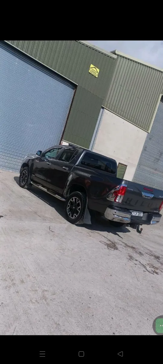 Toyota Hilux invincible - Image 3