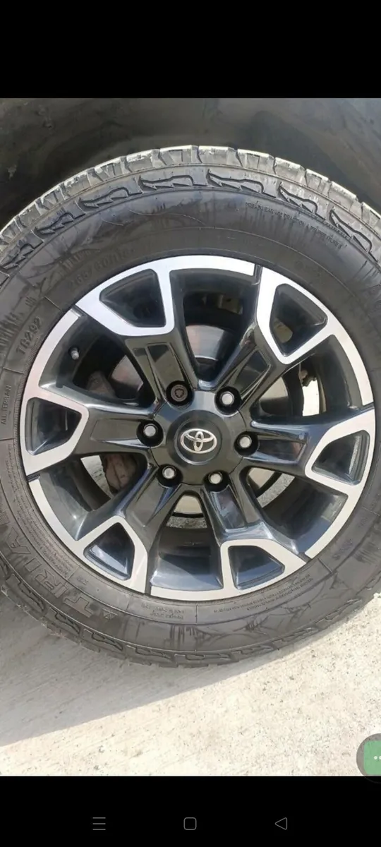 Toyota Hilux invincible - Image 4