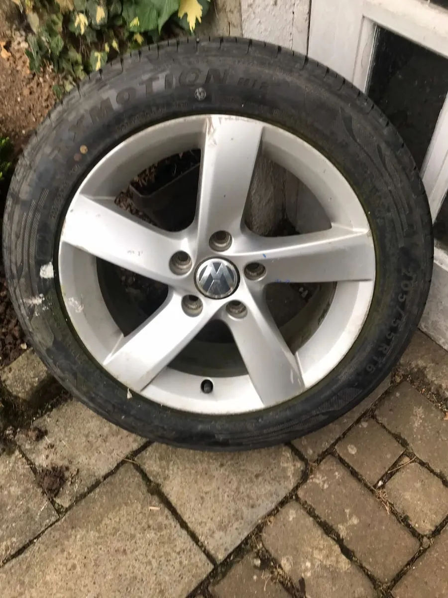 Car wheels - Image 1