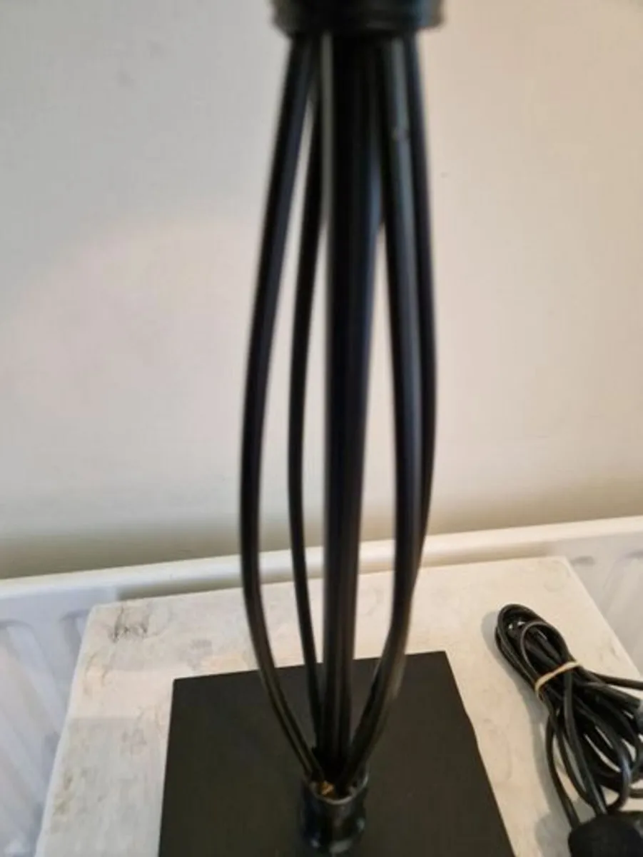 Lovely Table Lamp with Lampshade - Image 3