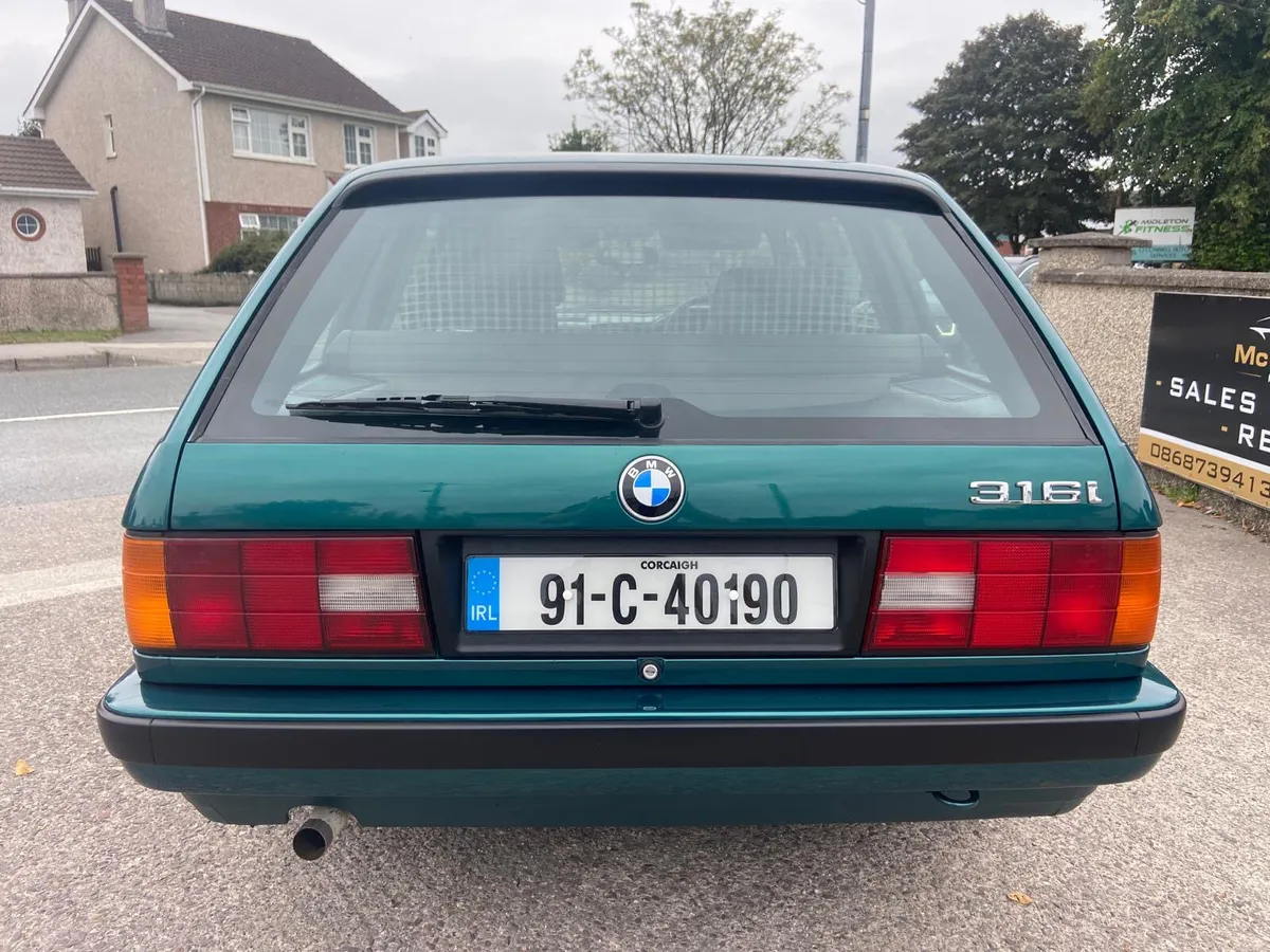BMW E30 Touring - Image 4
