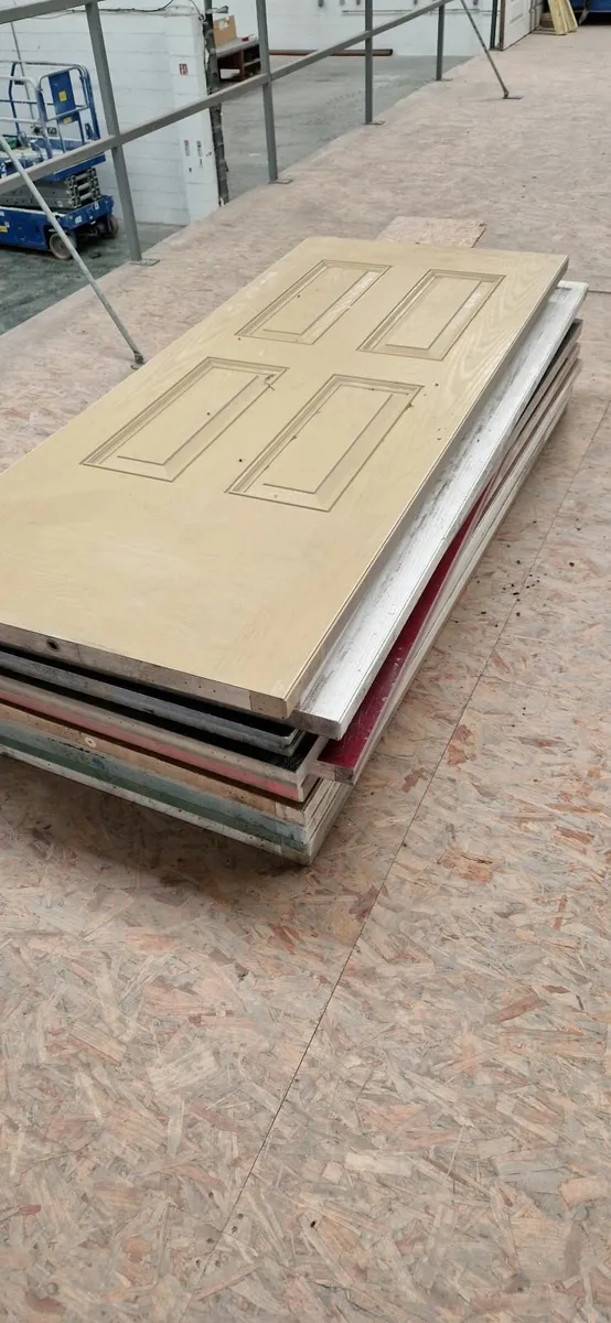 spraying equipment, door slabs, rubber seals - Image 1