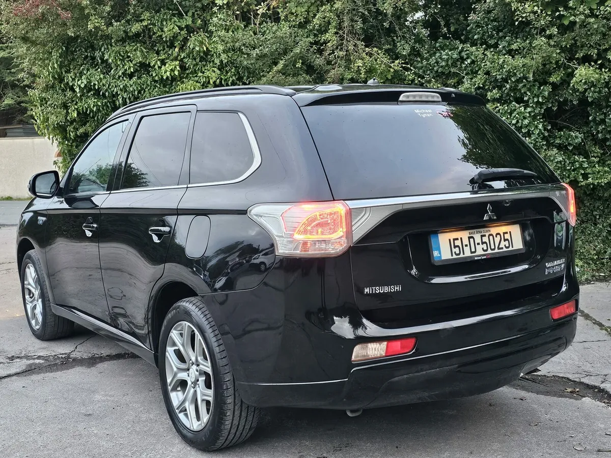🔥 MITSUBISHI OUTLANDER 🔥 HYBRID 🔥 AUTOMATIC 🔥 - Image 3