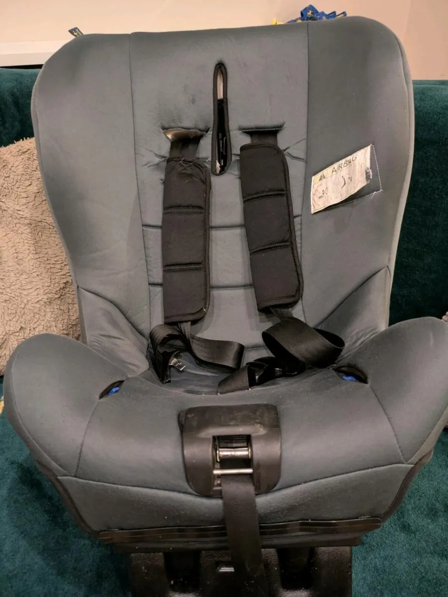 Axkid Move Extended rear facing car seat - Image 2