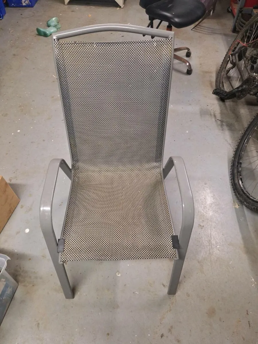 Garden table and 6 chairs - Image 3