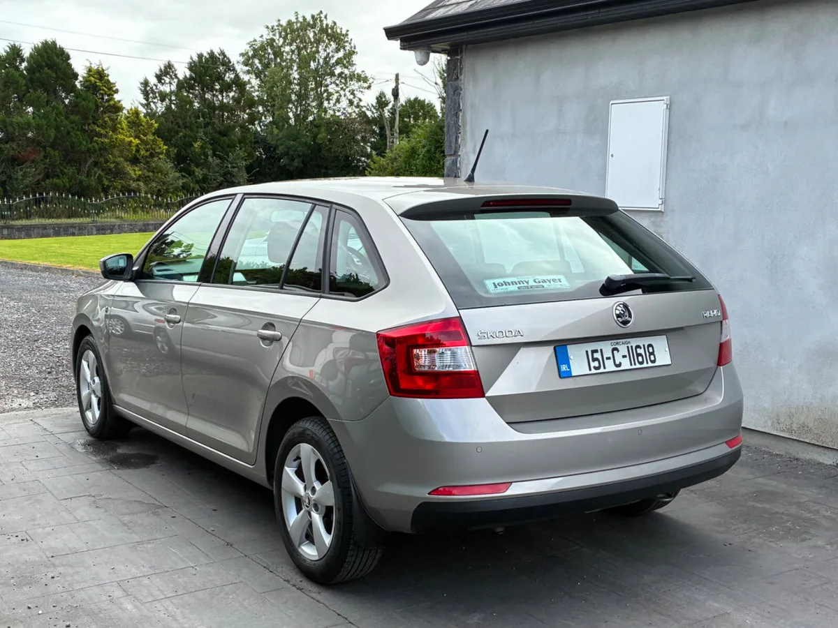 Skoda Rapid 2015 - Image 4