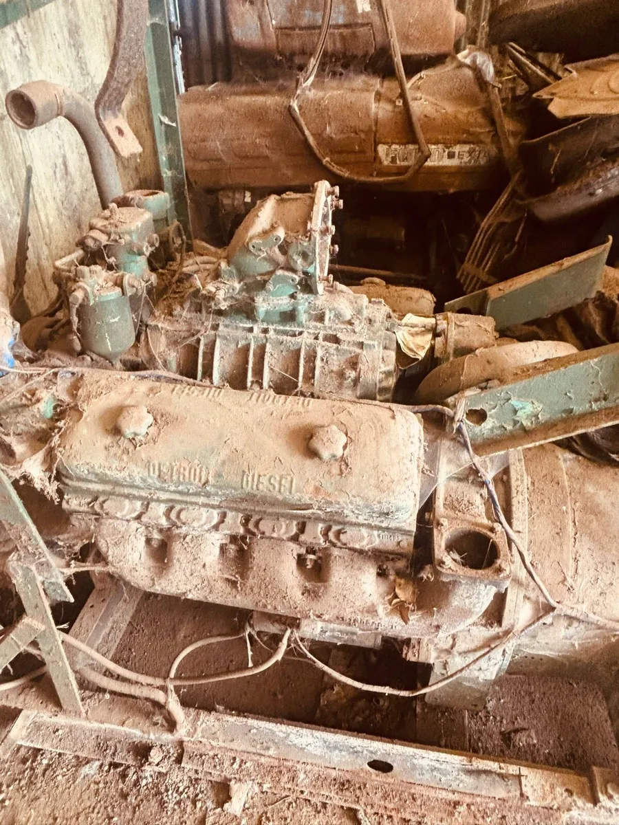 Detroit engine/ generator - Image 3