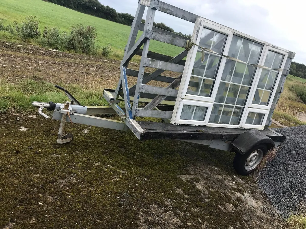 Trailer - Image 1