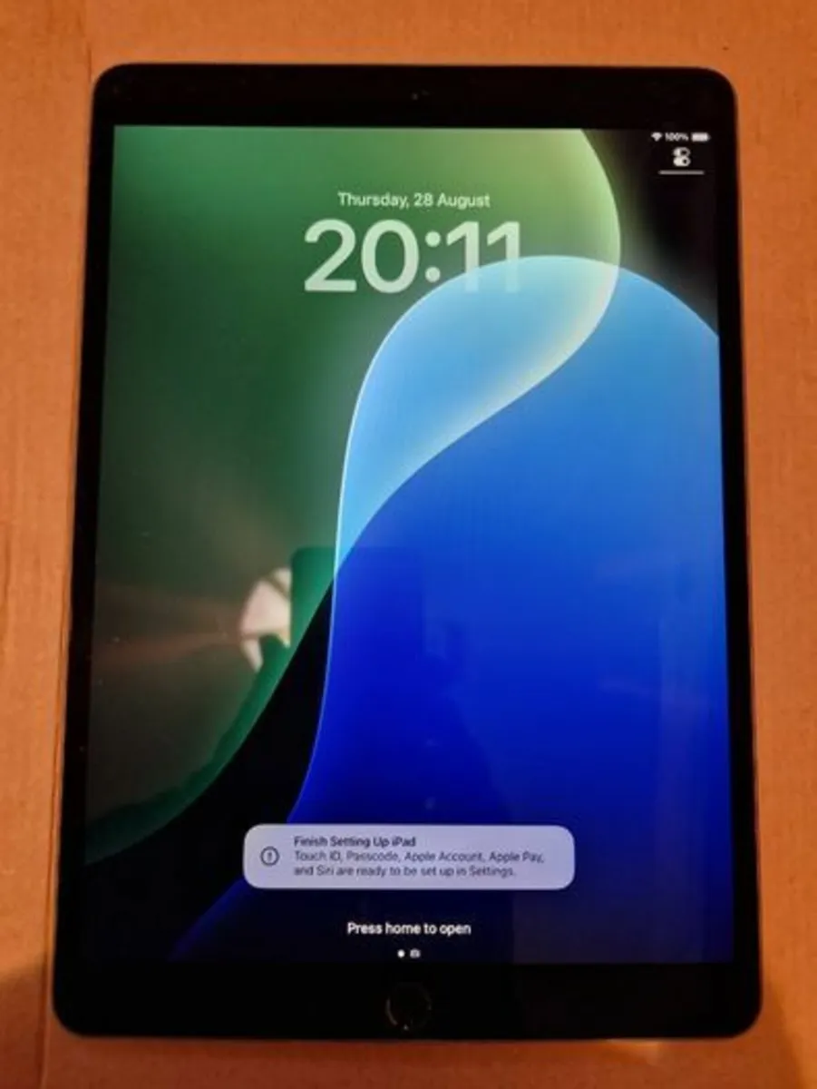 Apple Ipad Air 3rd Generation 64GB space grey - Image 2